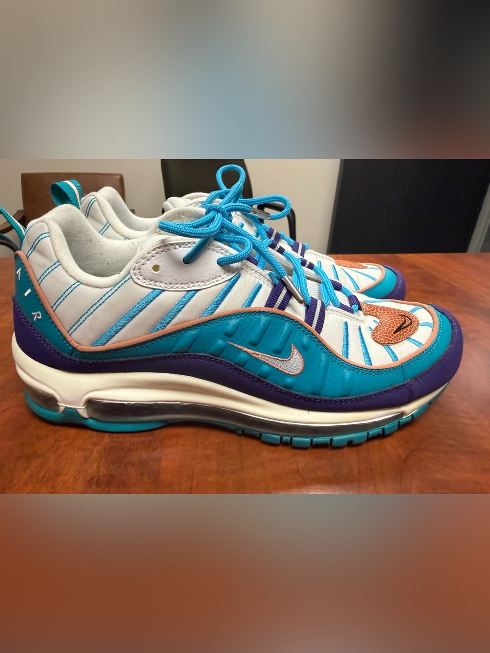 Nike Air Max 98 'Hornets' men’s size 8.5 in great condition
